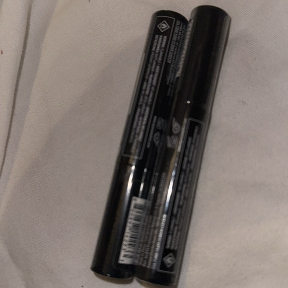 Eyeshadow base - Picture 2 of 2